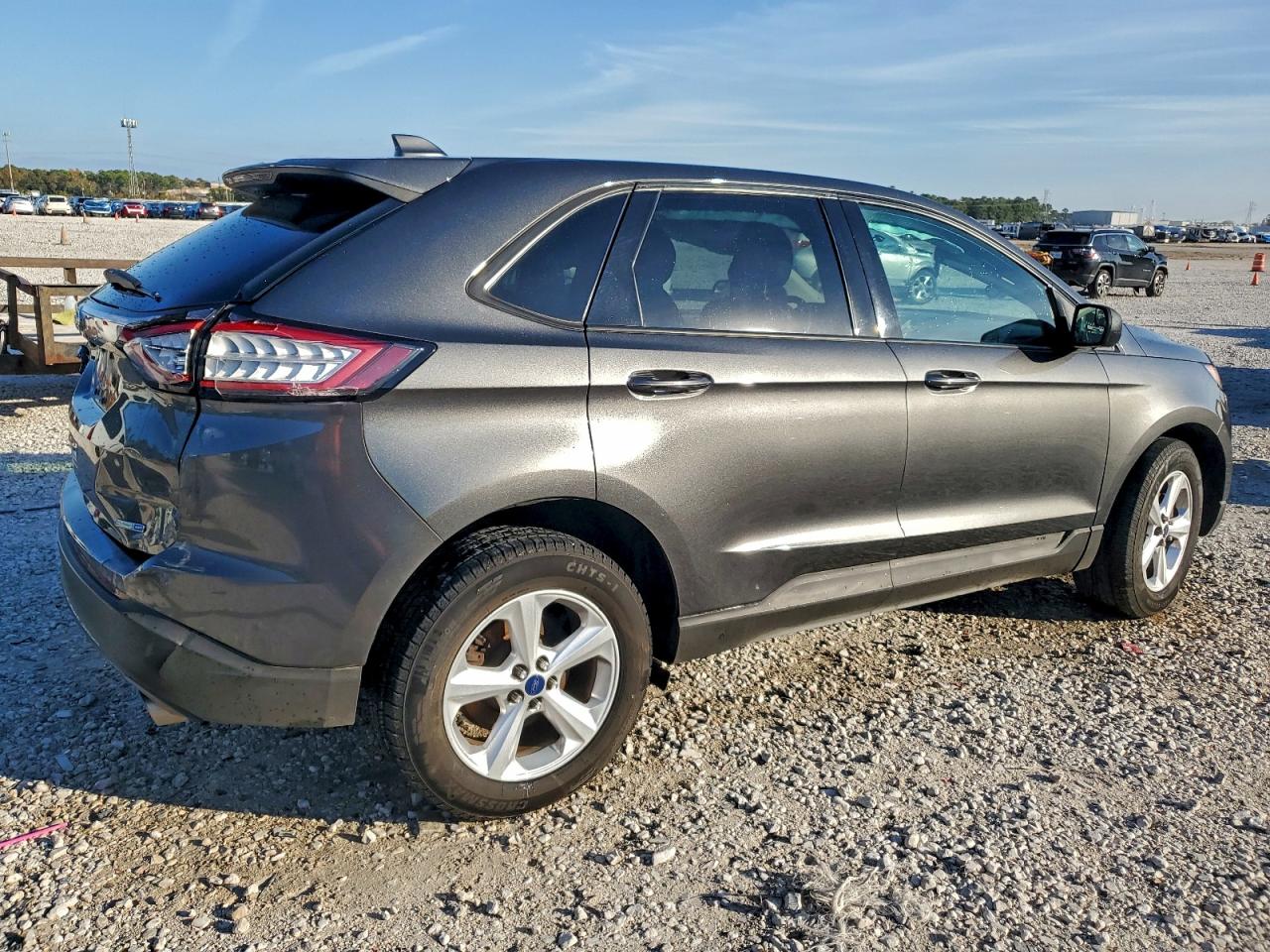 2016 FORD EDGE SE photo 3