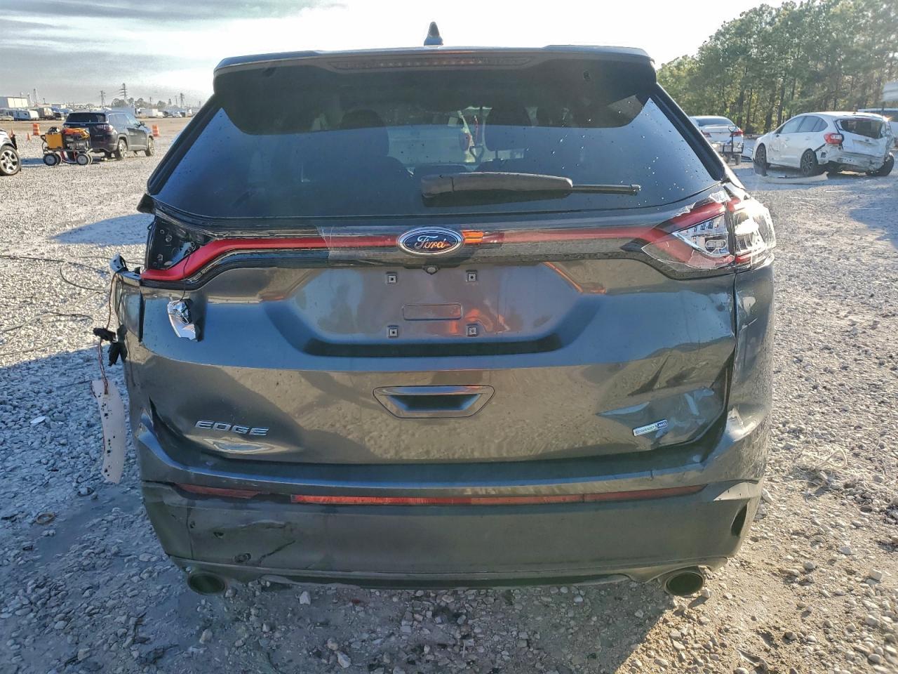 2016 FORD EDGE SE photo 6