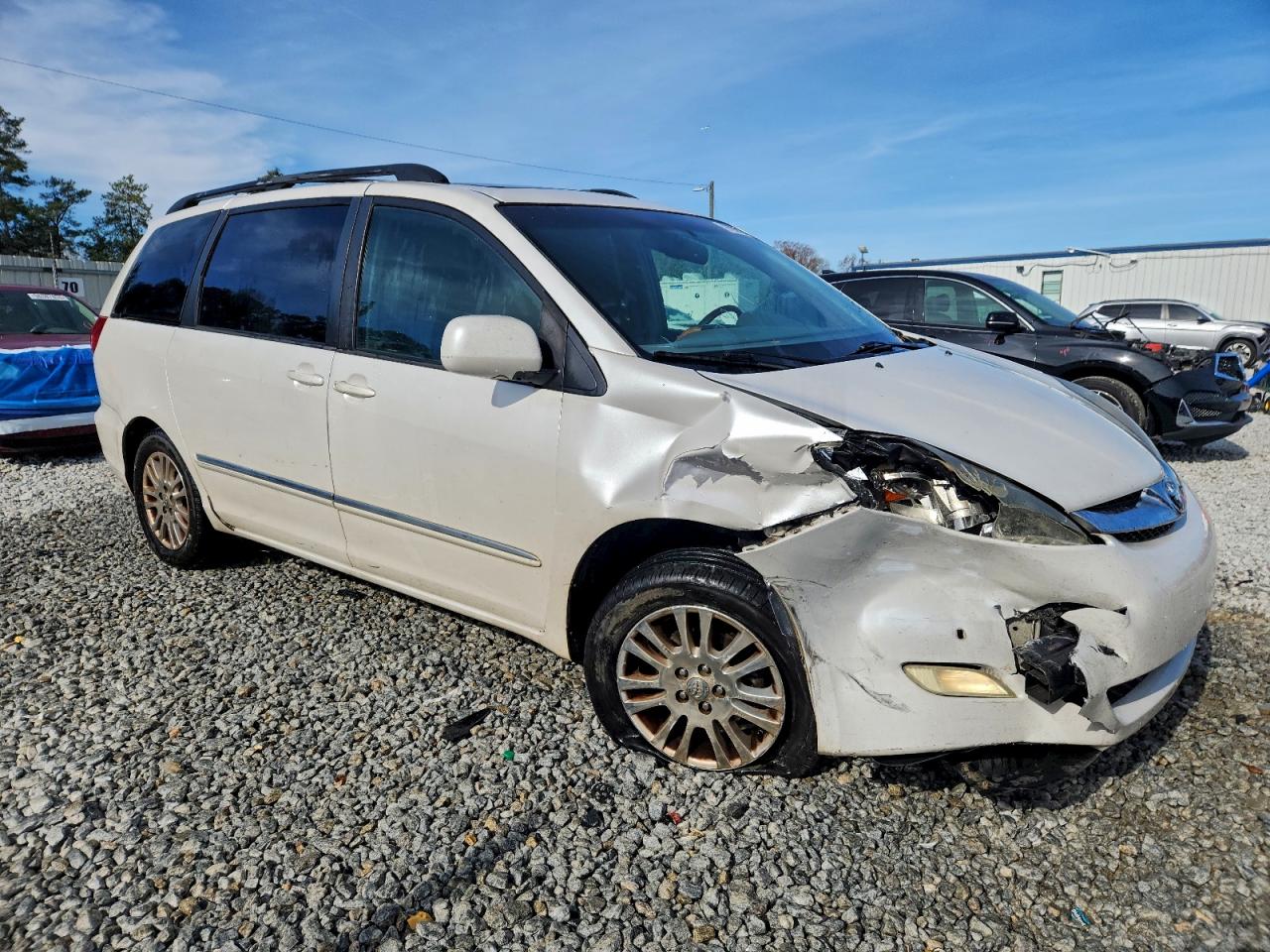 2008 TOYOTA SIENNA XLE photo 4