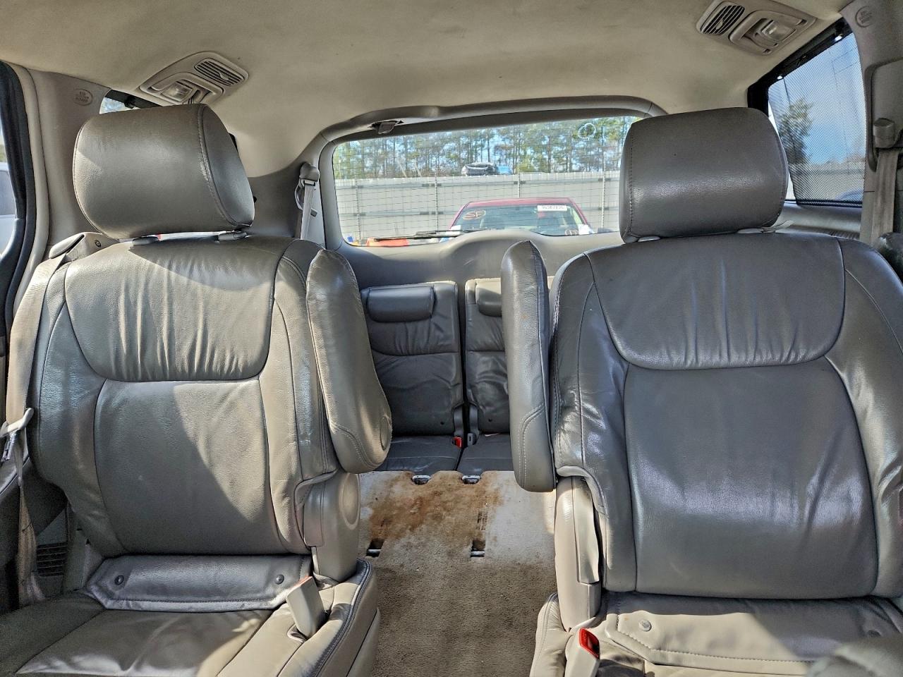 2008 TOYOTA SIENNA XLE photo 10