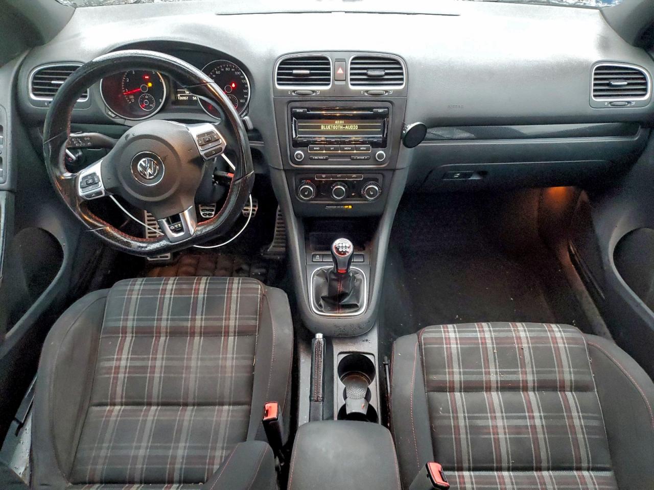 2013 VOLKSWAGEN GTI photo 8