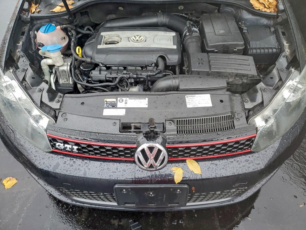 2013 VOLKSWAGEN GTI photo 11
