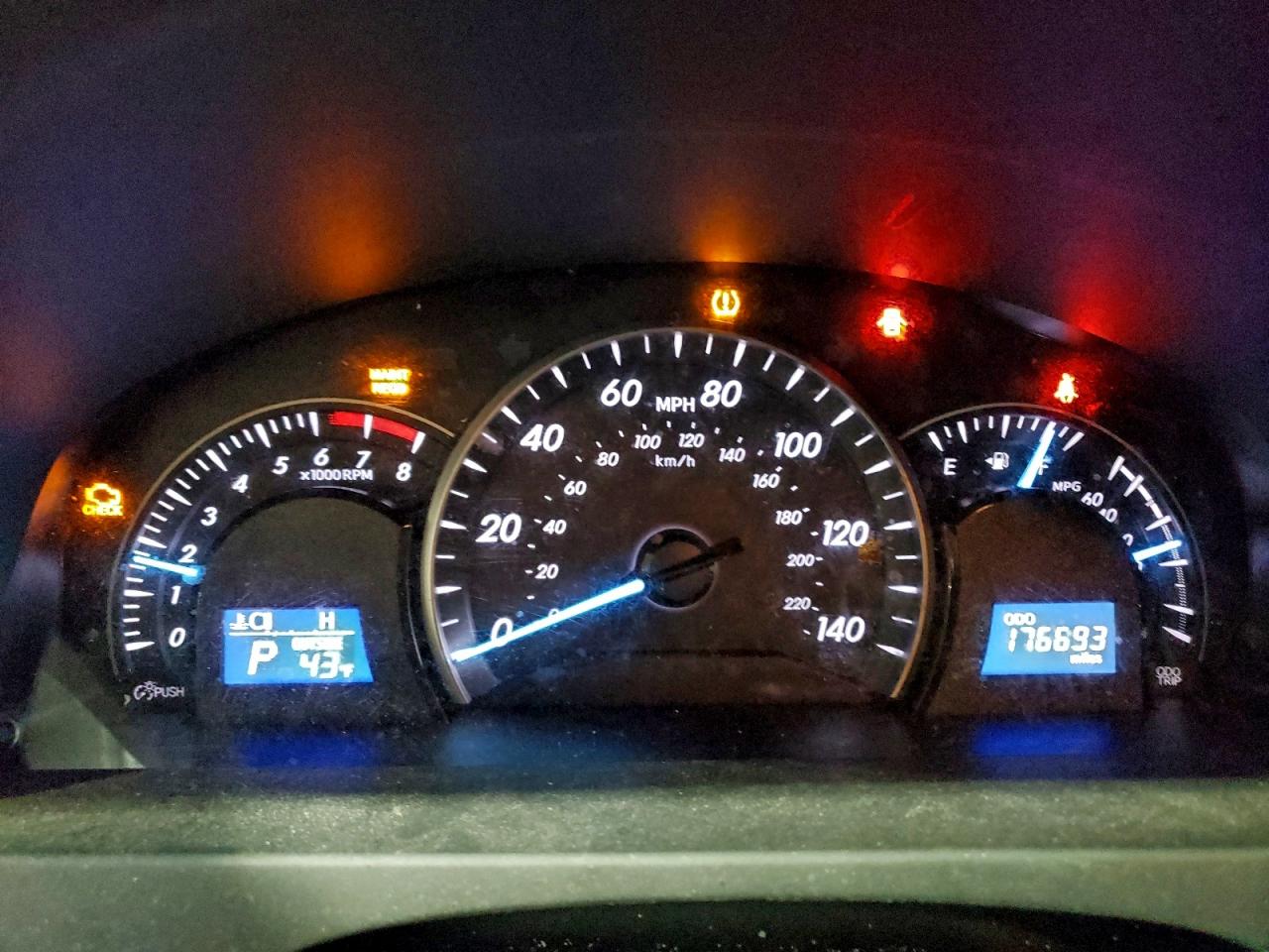 2013 TOYOTA CAMRY L photo 17