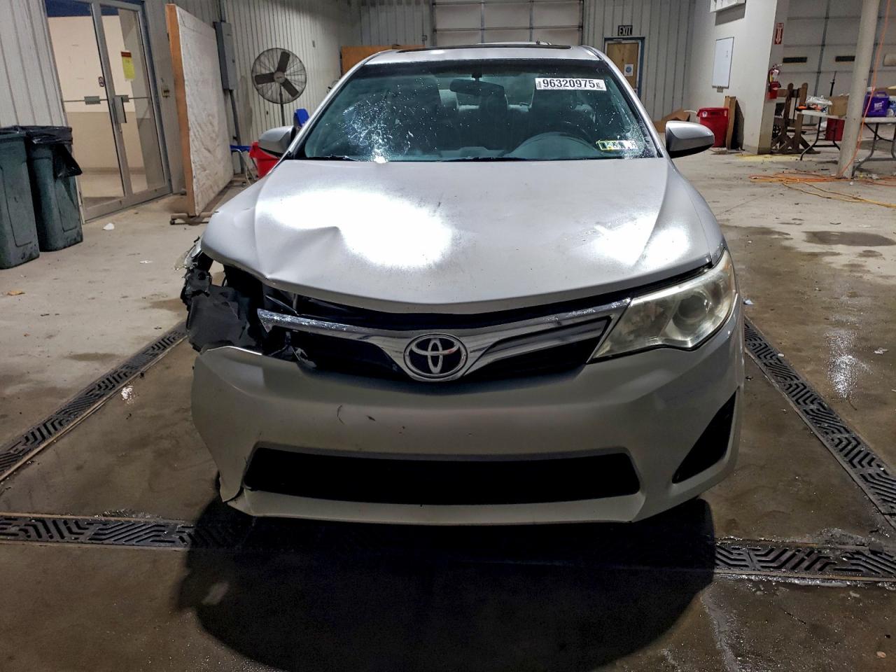2013 TOYOTA CAMRY L photo 9
