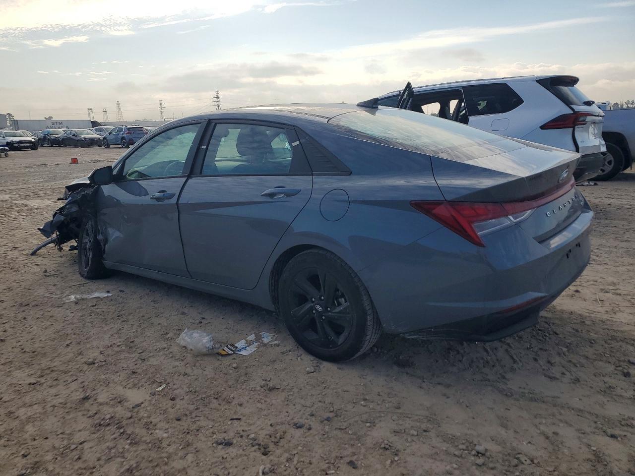 2021 HYUNDAI ELANTRA BLUE photo 2