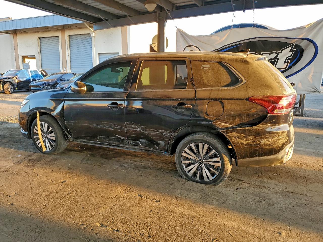 2019 MITSUBISHI OUTLANDER SE photo 2