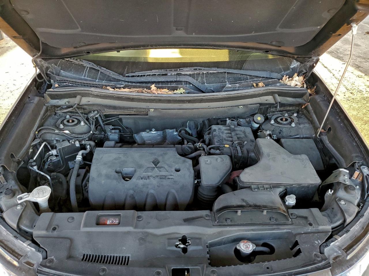 2019 MITSUBISHI OUTLANDER SE photo 12