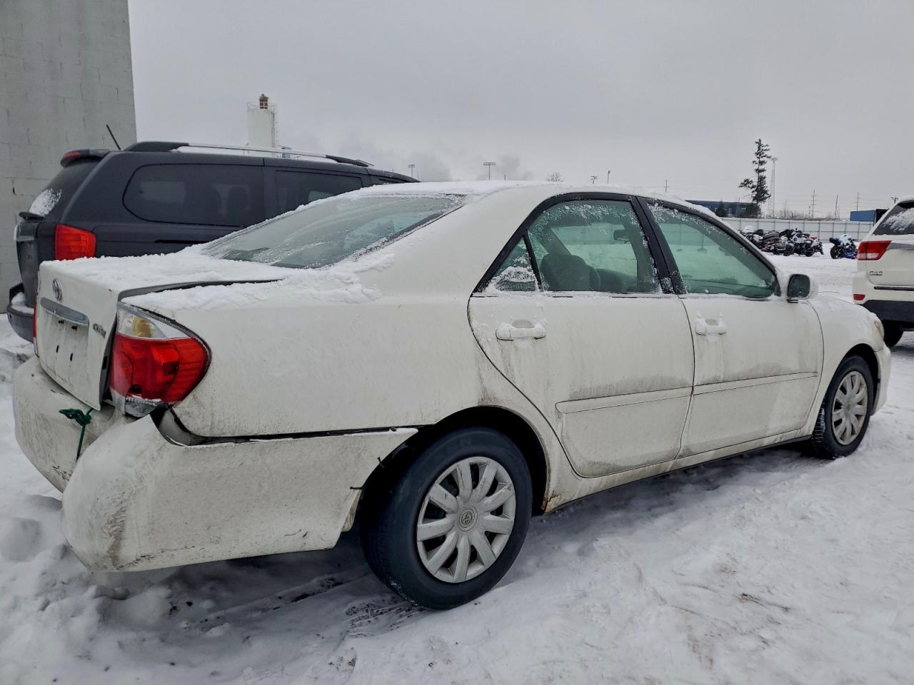 2006 TOYOTA CAMRY LE photo 3