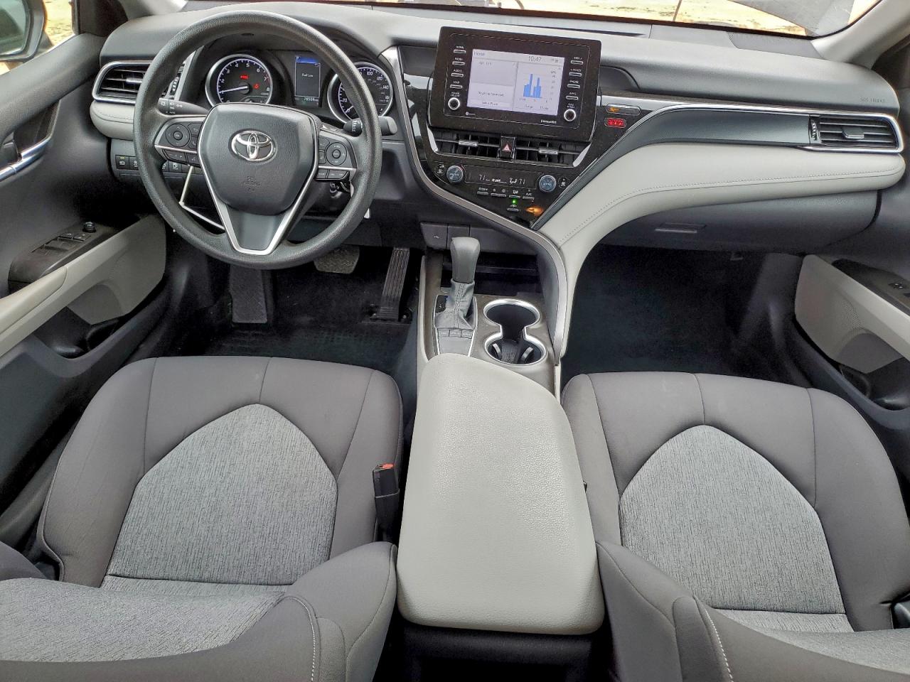 2022 TOYOTA CAMRY LE photo 8