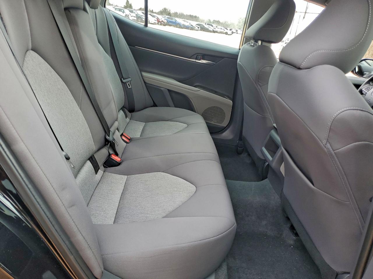 2022 TOYOTA CAMRY LE photo 10
