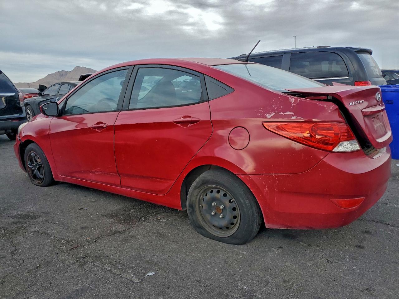 2015 HYUNDAI ACCENT photo 4