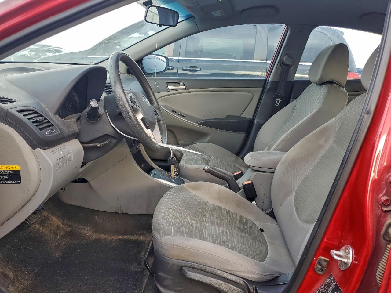 2015 HYUNDAI ACCENT photo 19