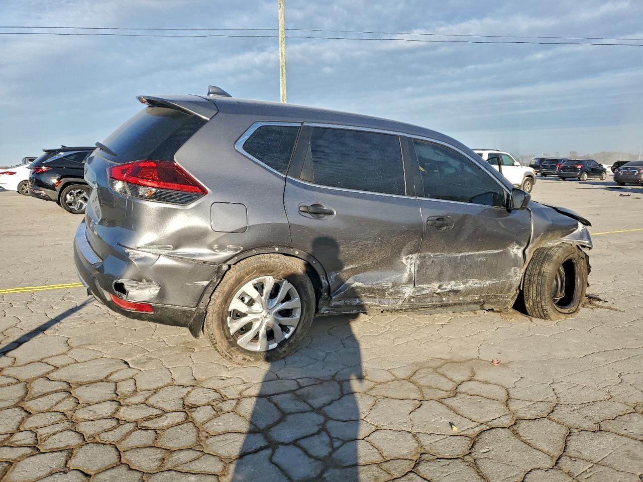 2020 NISSAN ROGUE S photo 3