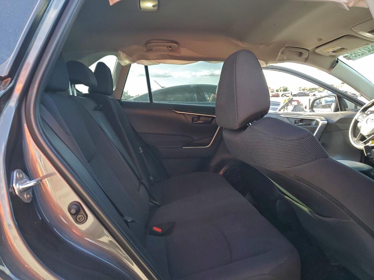 2025 TOYOTA RAV4 LE photo 21