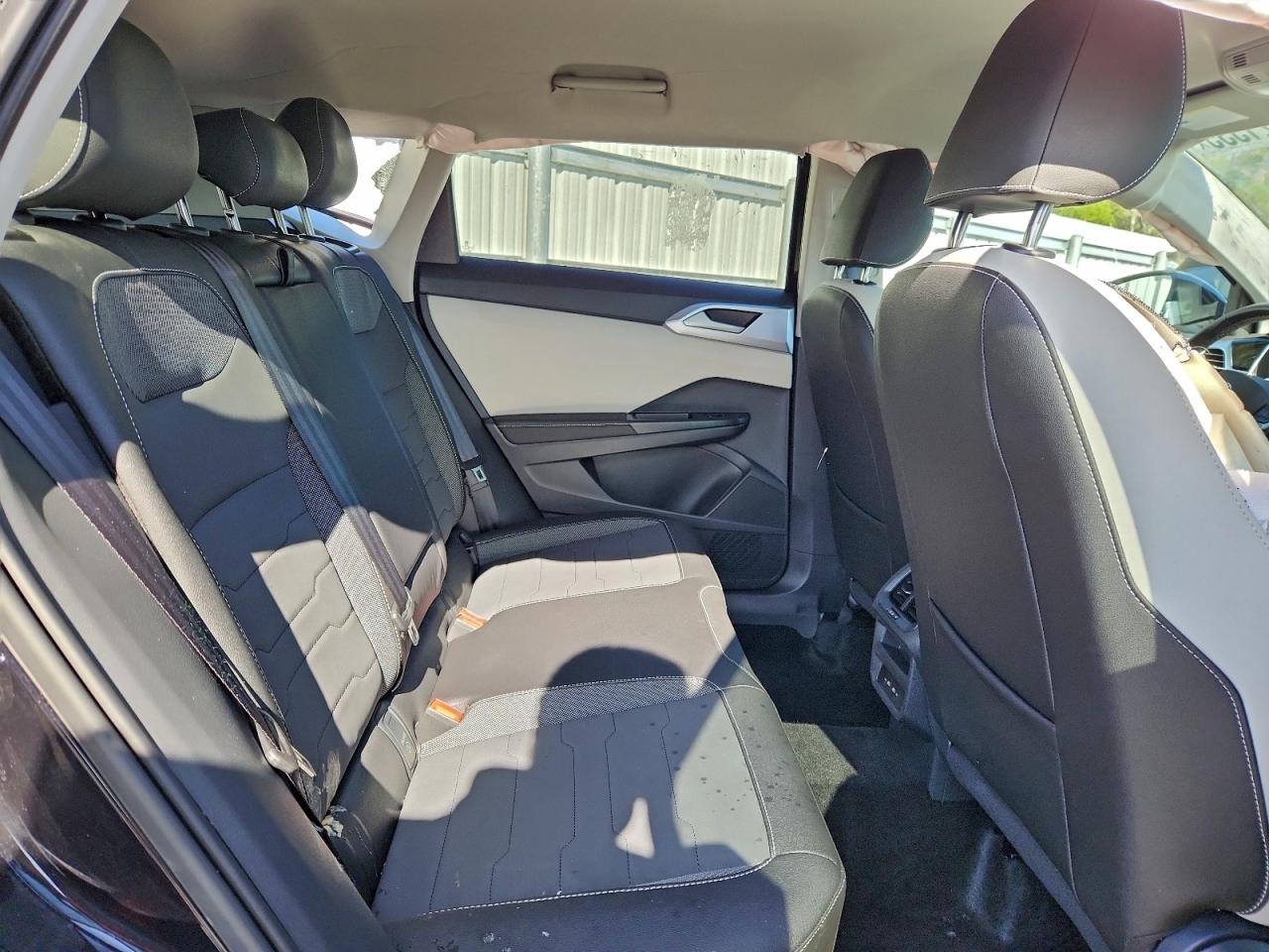 2026 VOLKSWAGEN TAOS SE photo 10