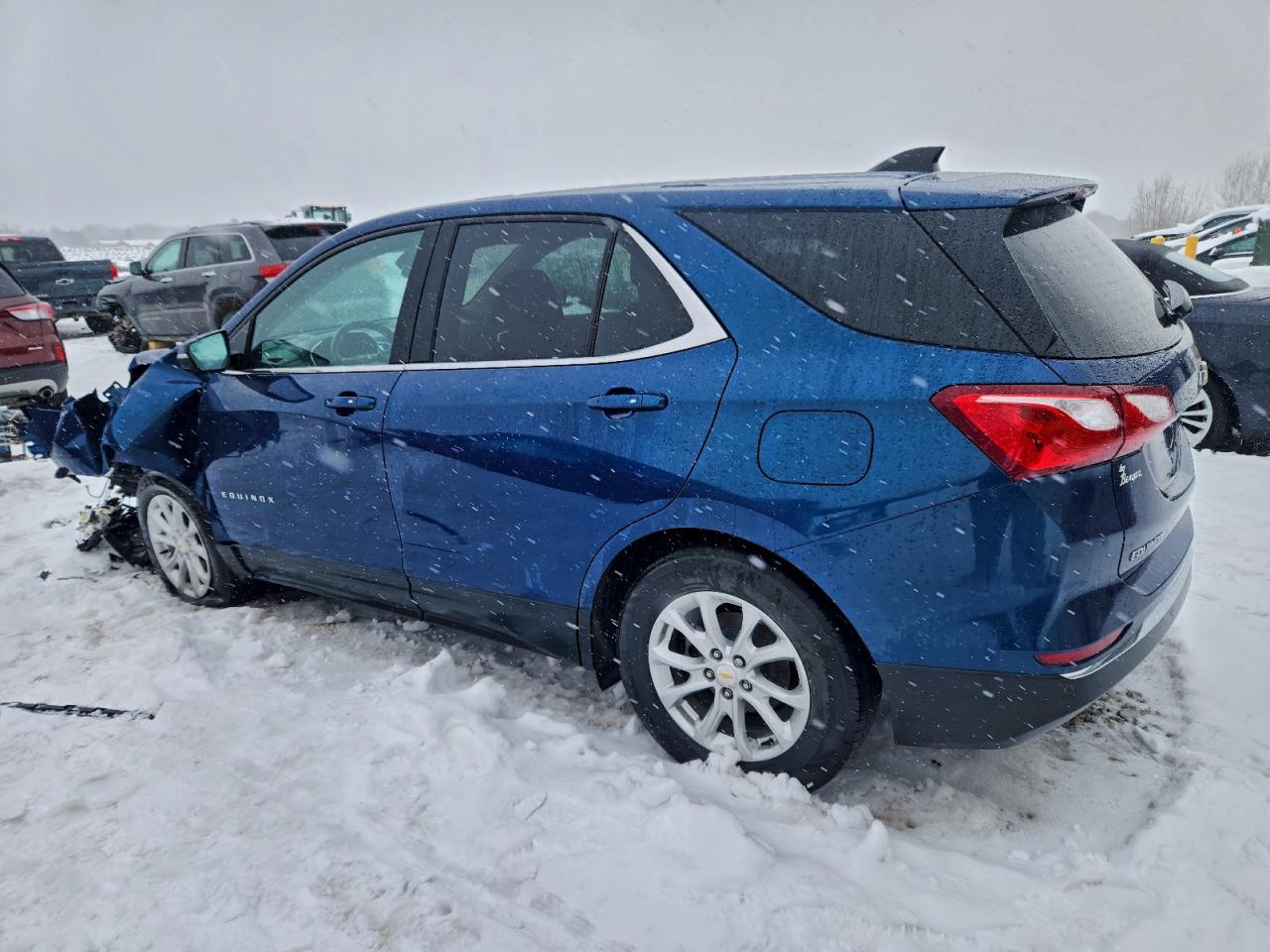 2019 CHEVROLET EQUINOX LT photo 2