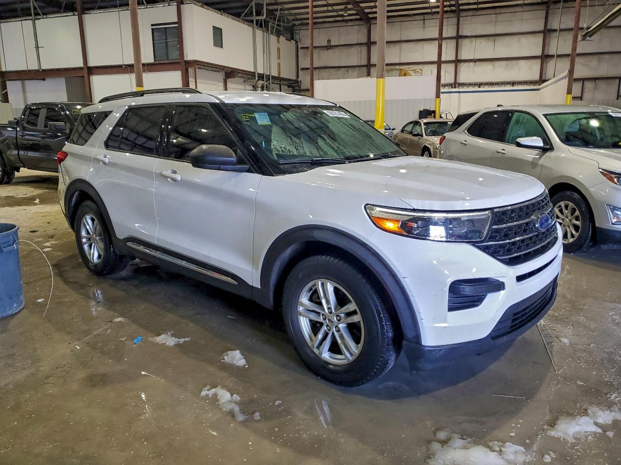 2020 FORD EXPLORER XLT photo 4