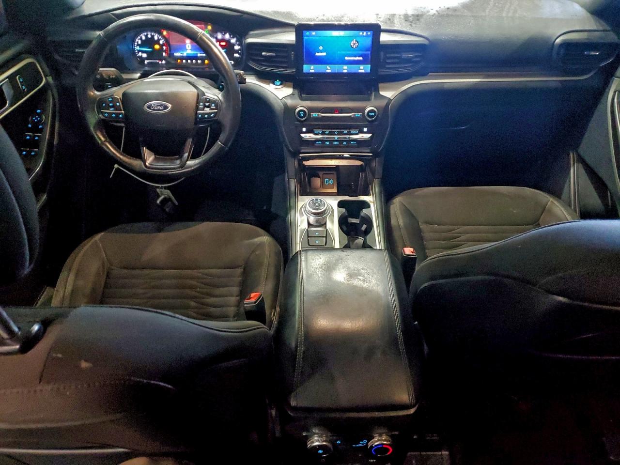 2020 FORD EXPLORER XLT photo 8