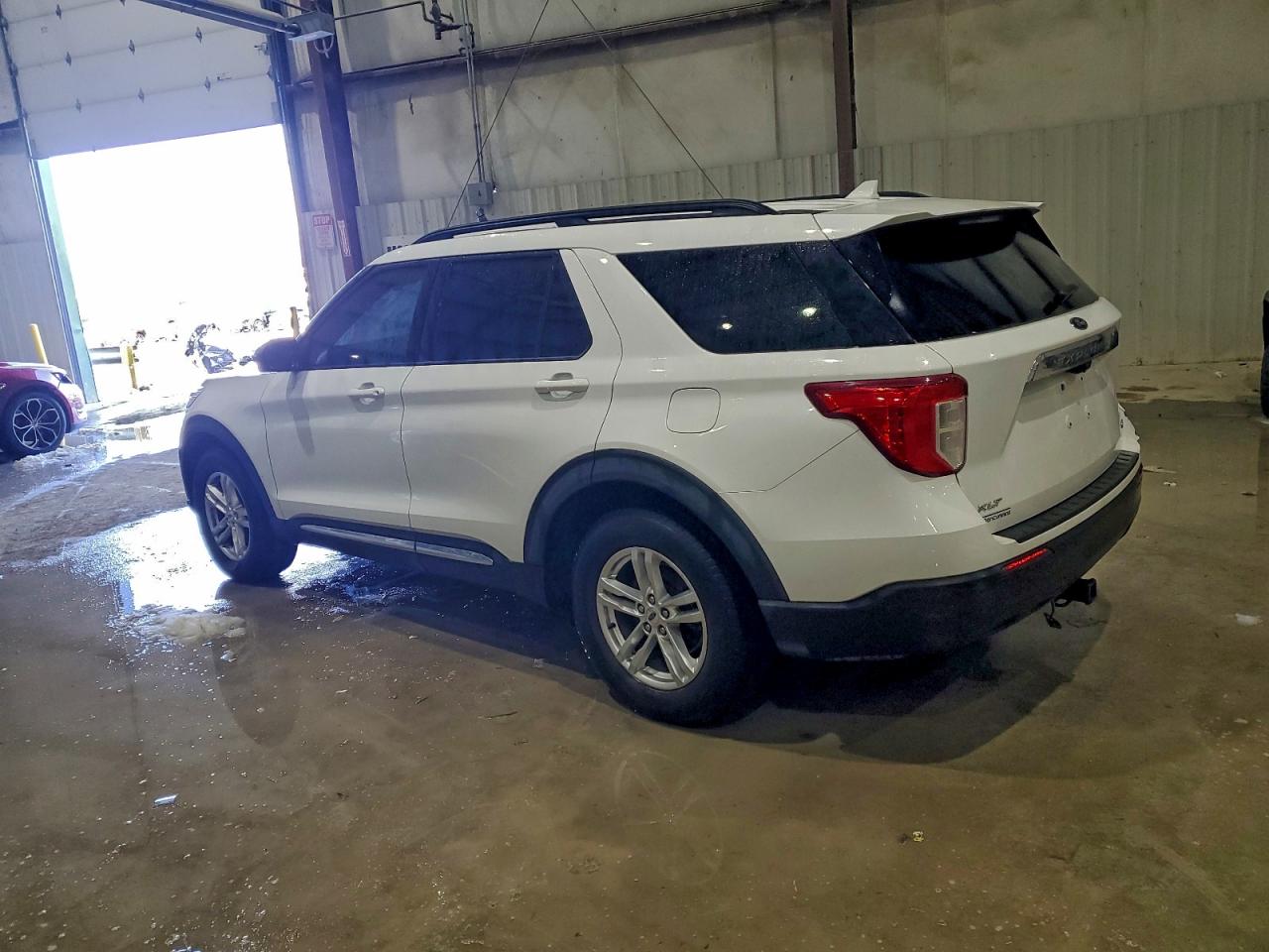 2020 FORD EXPLORER XLT photo 2