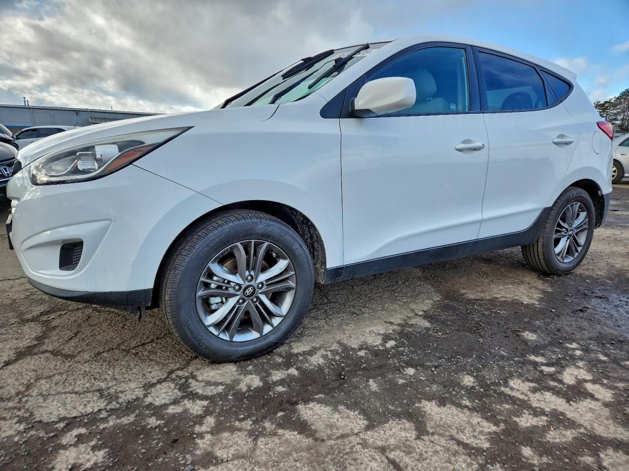 2015 HYUNDAI TUCSON GLS — REAR END damage — photo 1