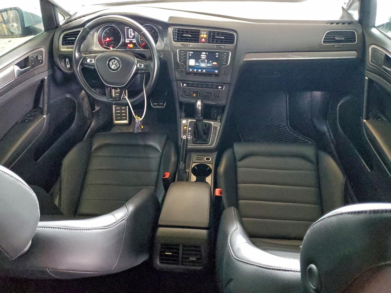 2017 VOLKSWAGEN GOLF ALLTRACK S photo 8