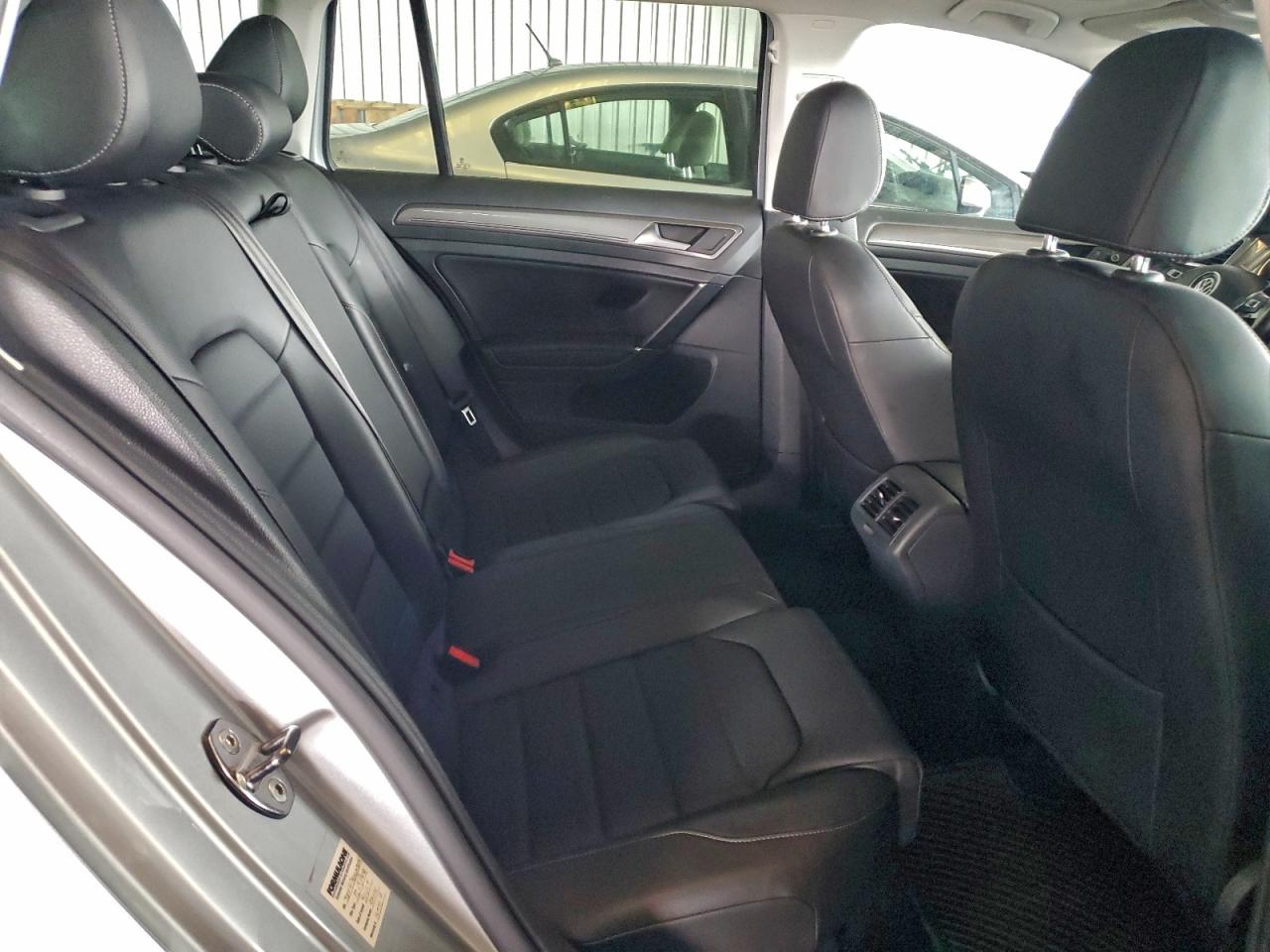 2017 VOLKSWAGEN GOLF ALLTRACK S photo 10