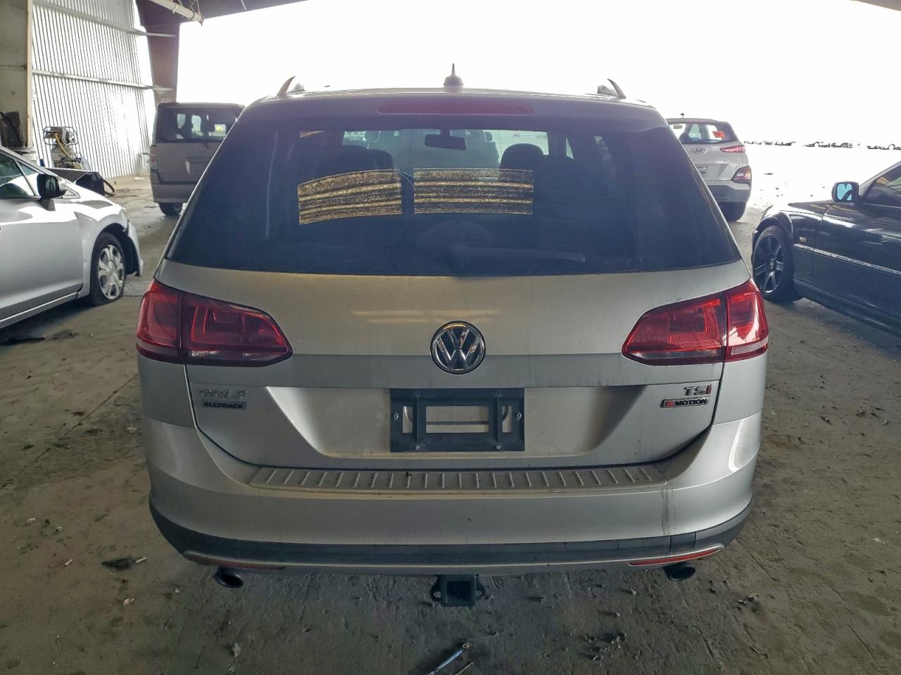 2017 VOLKSWAGEN GOLF ALLTRACK S photo 6
