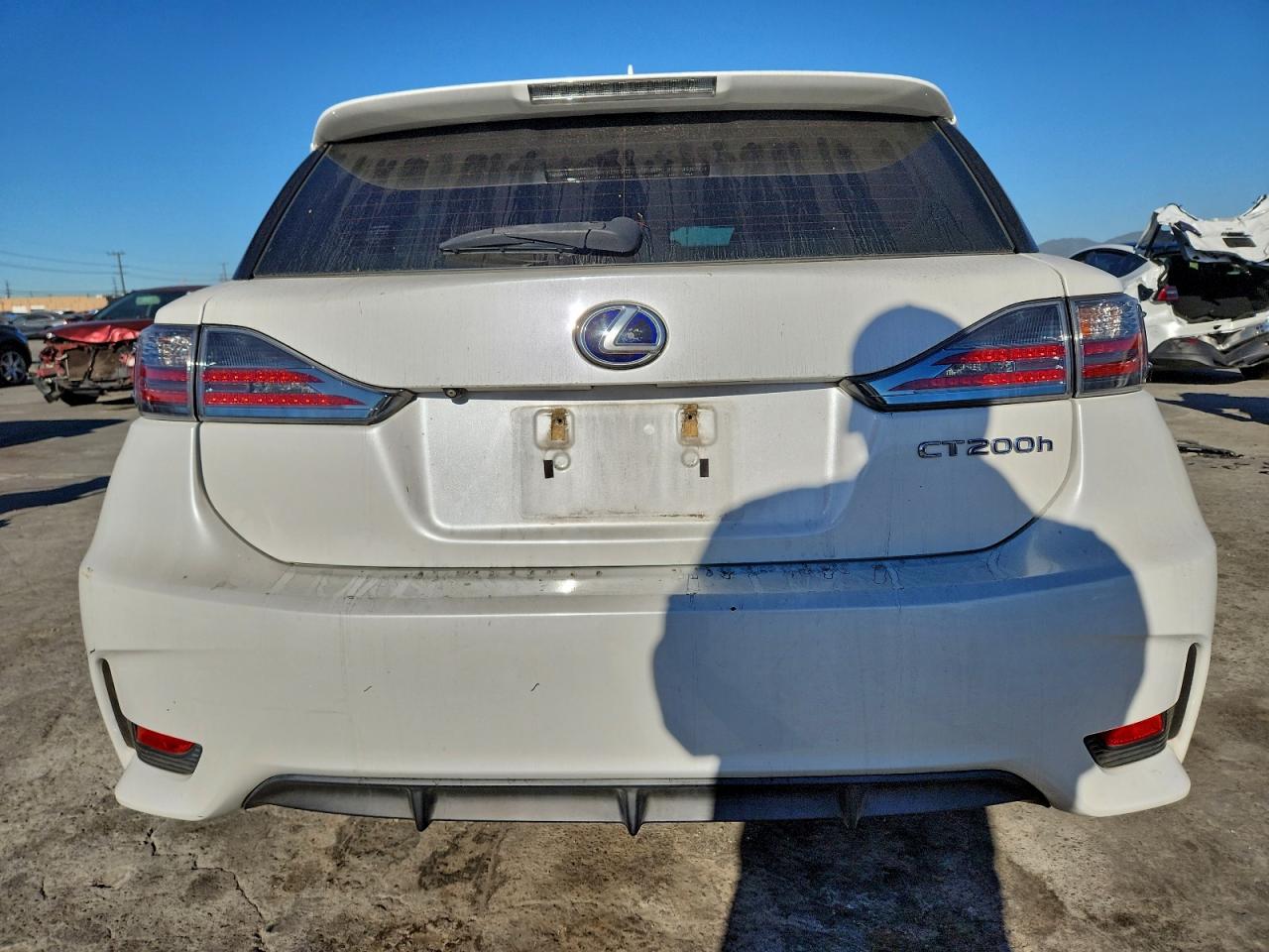 2014 LEXUS CT 200 photo 16