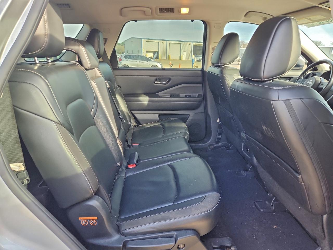 2023 NISSAN PATHFINDER SL photo 19