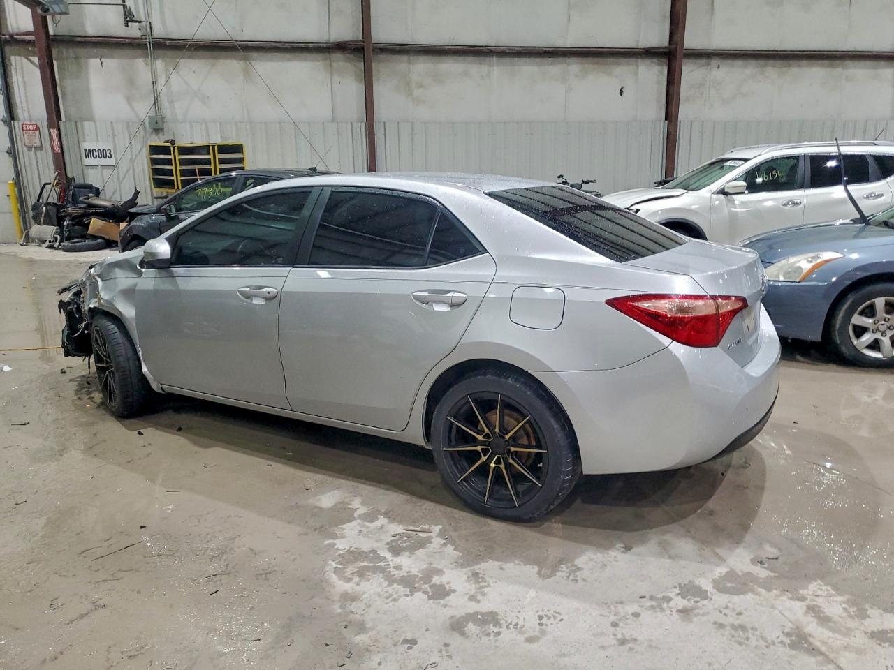 2018 TOYOTA COROLLA L photo 2