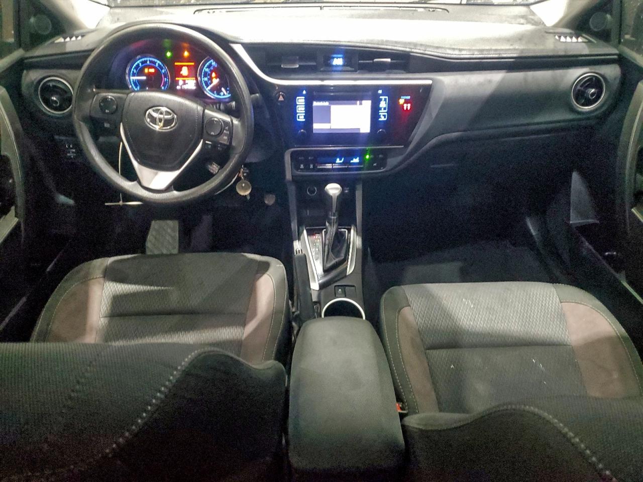 2018 TOYOTA COROLLA L photo 8
