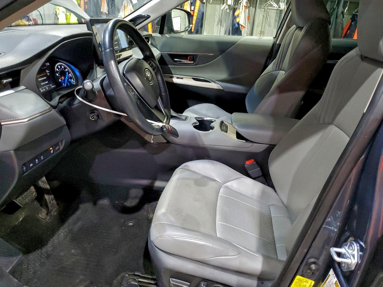 2021 TOYOTA VENZA LE photo 7