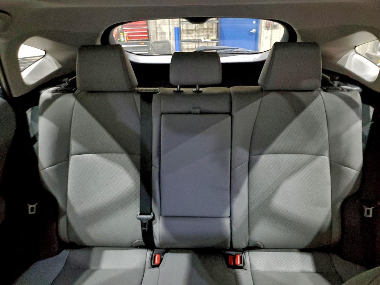 2021 TOYOTA VENZA LE photo 10