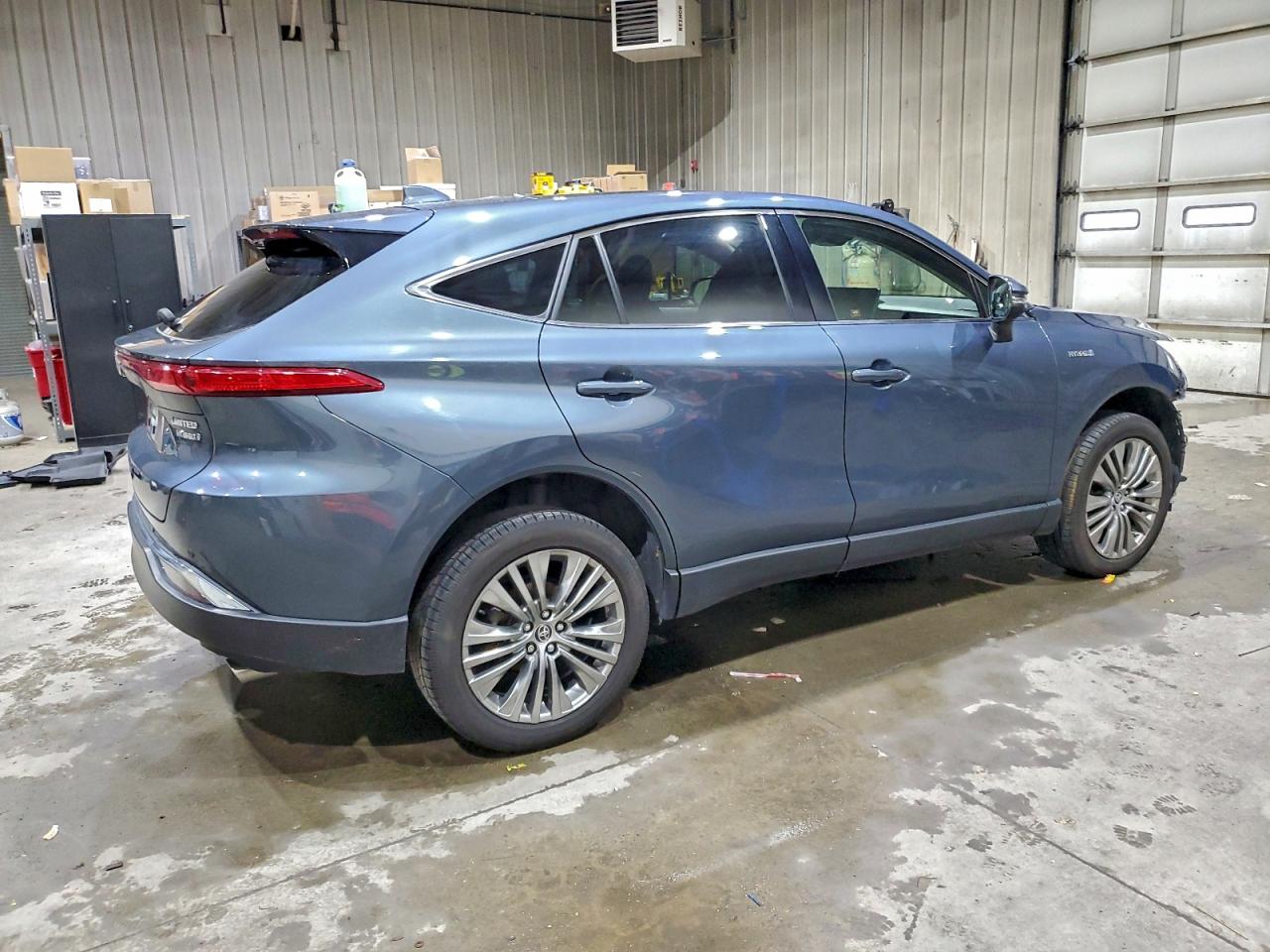 2021 TOYOTA VENZA LE photo 3