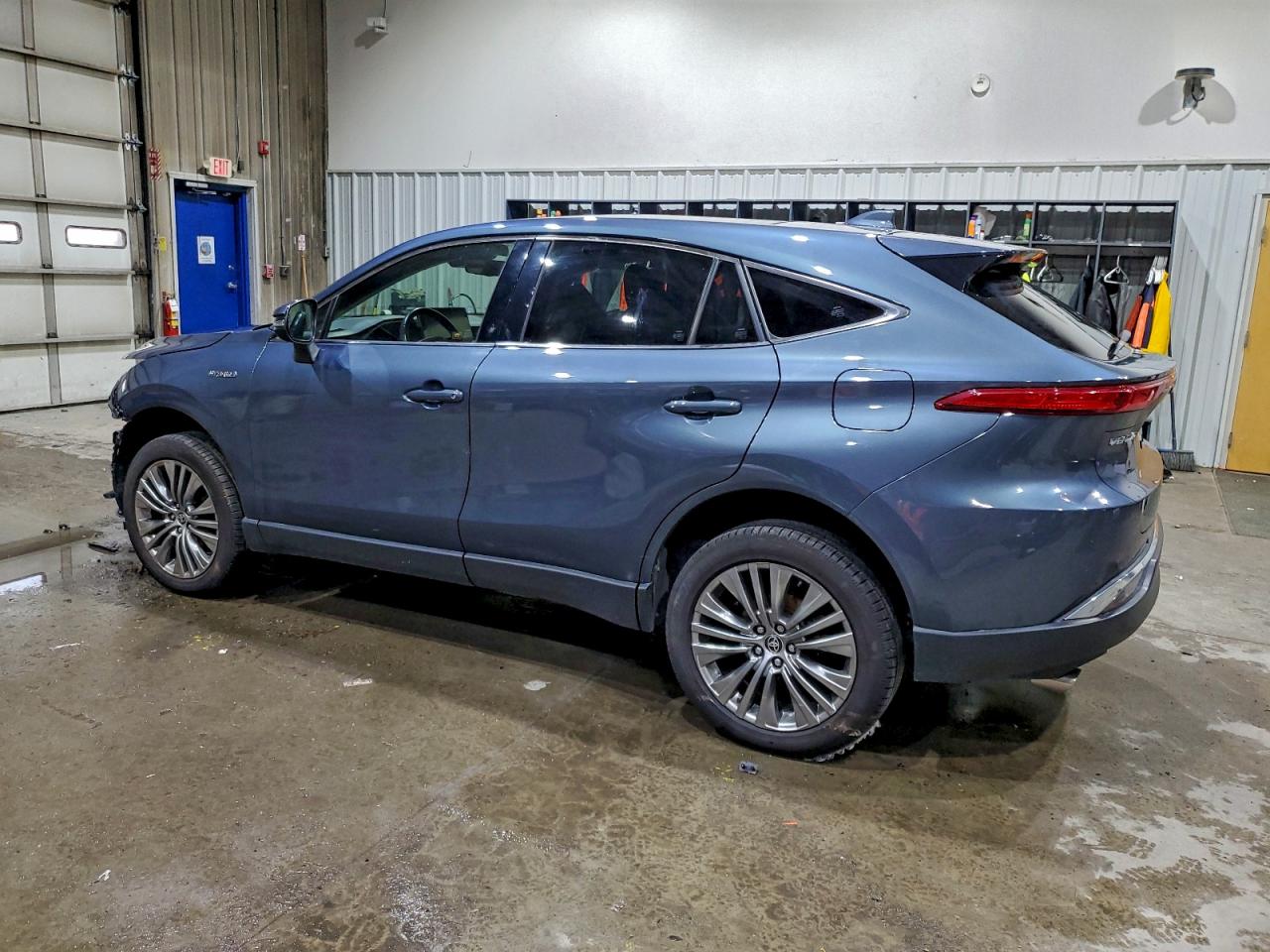 2021 TOYOTA VENZA LE photo 2