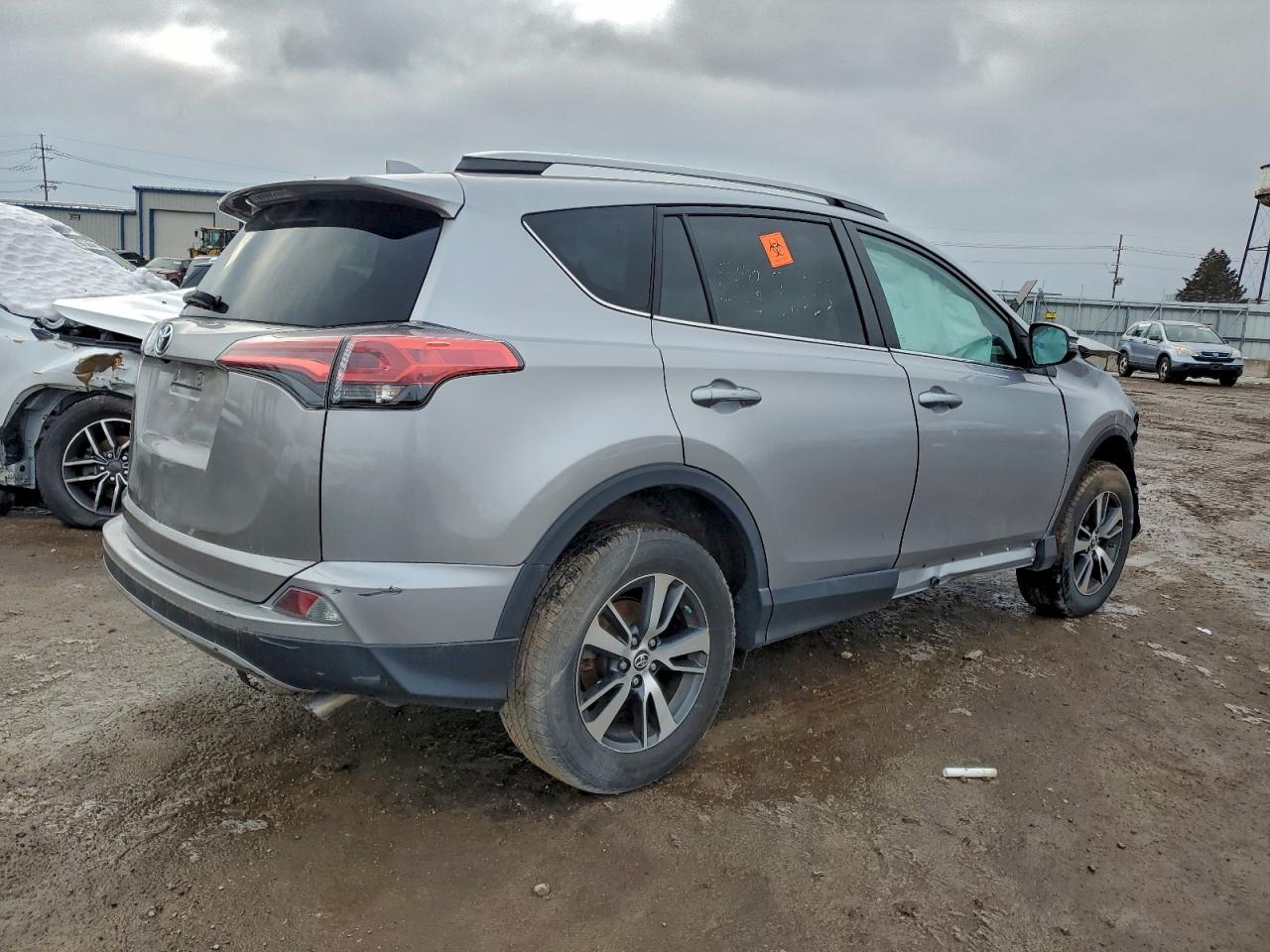 2017 TOYOTA RAV4 XLE photo 3