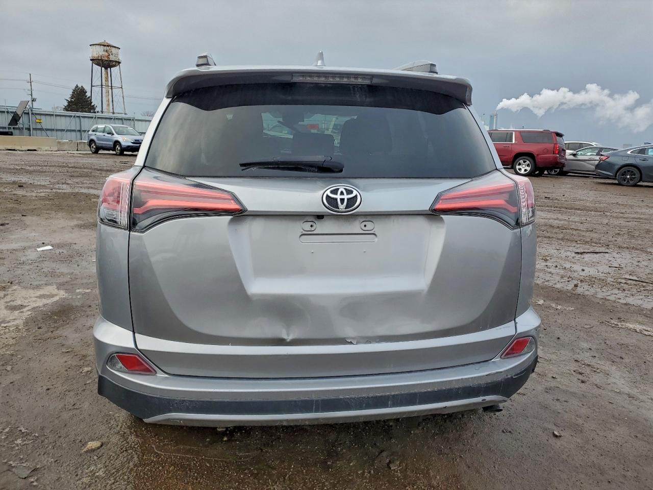 2017 TOYOTA RAV4 XLE photo 6