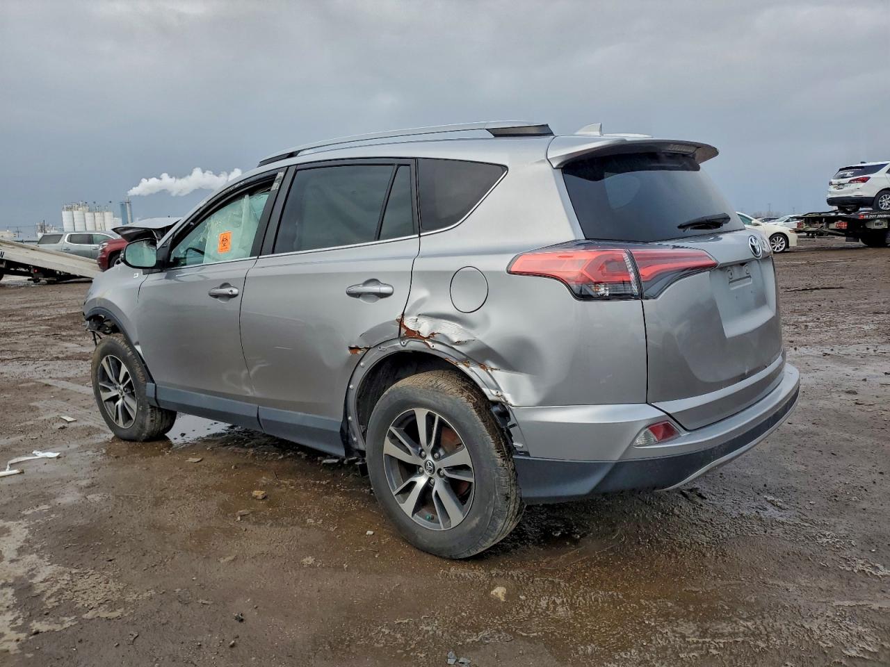 2017 TOYOTA RAV4 XLE photo 2