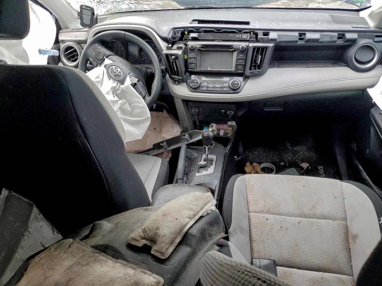 2017 TOYOTA RAV4 XLE photo 8