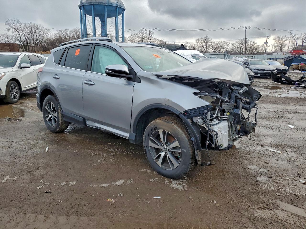 2017 TOYOTA RAV4 XLE photo 4