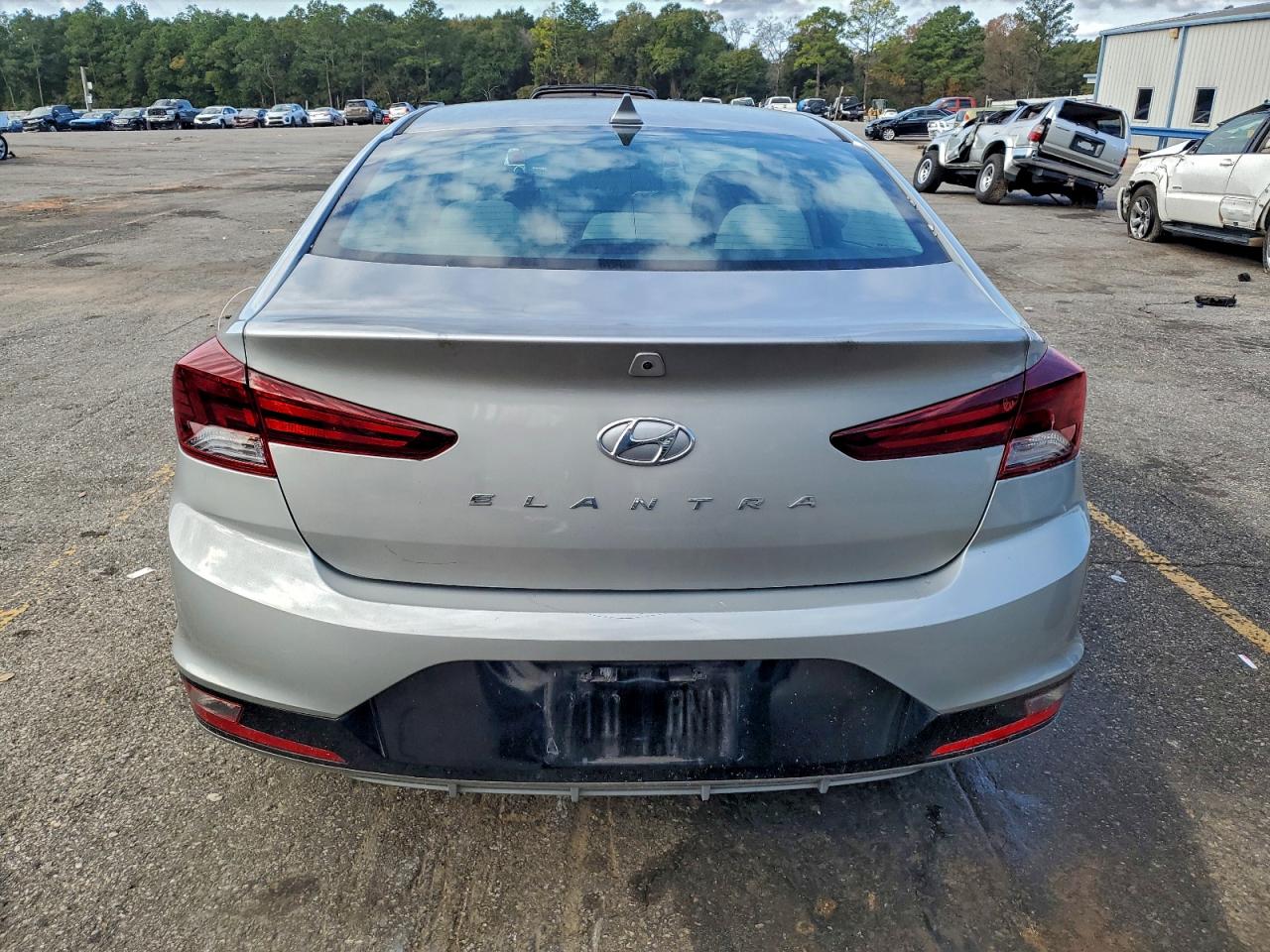 2020 HYUNDAI ELANTRA SEL photo 6