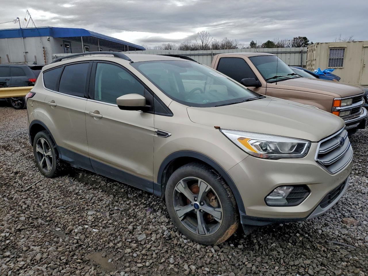 2017 FORD ESCAPE SE photo 4
