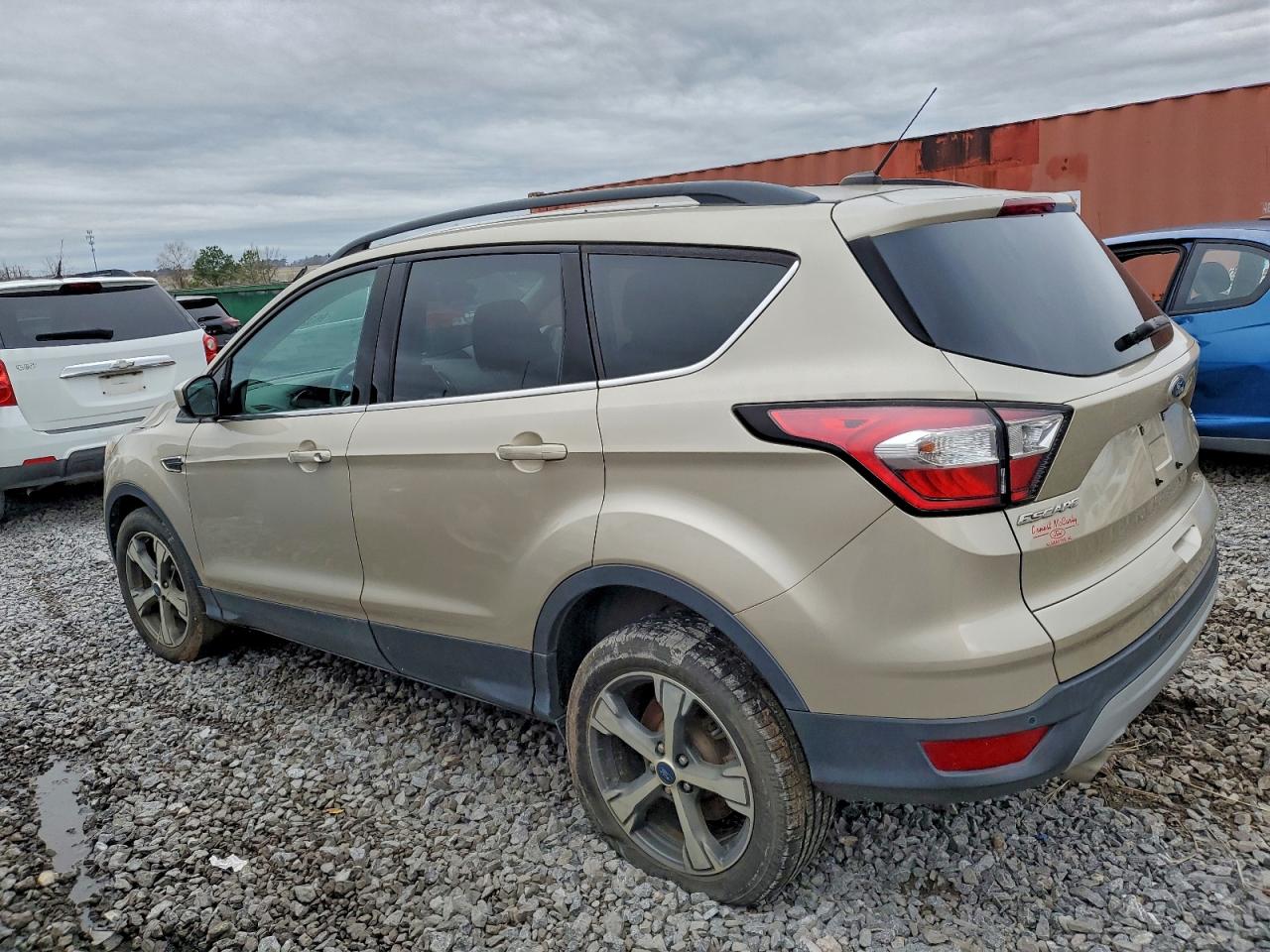 2017 FORD ESCAPE SE photo 2