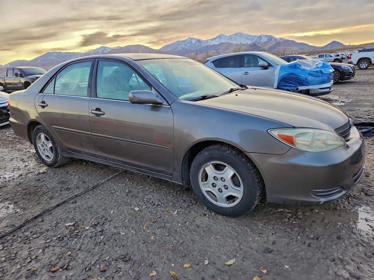 2003 TOYOTA CAMRY LE photo 4