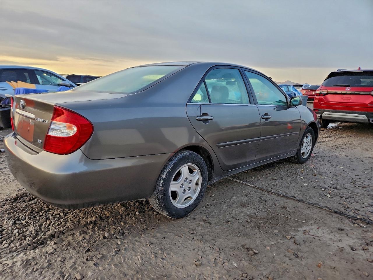 2003 TOYOTA CAMRY LE photo 3