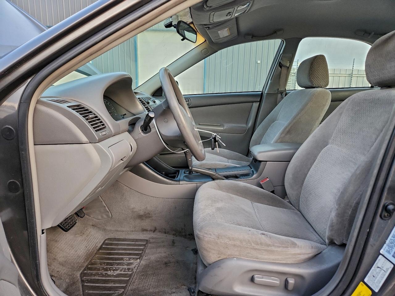 2003 TOYOTA CAMRY LE photo 7