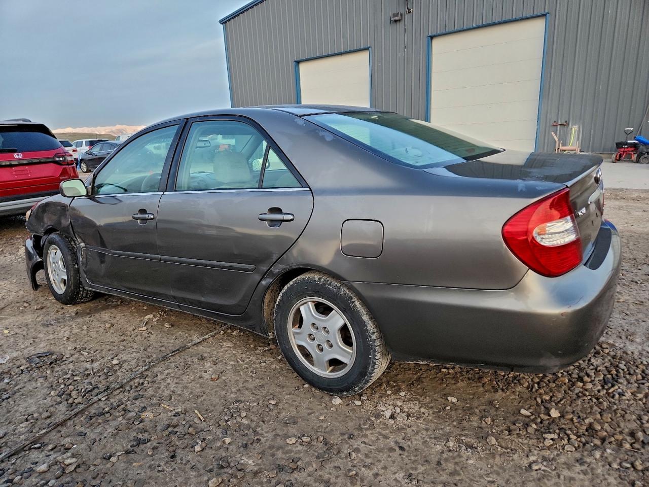 2003 TOYOTA CAMRY LE photo 2