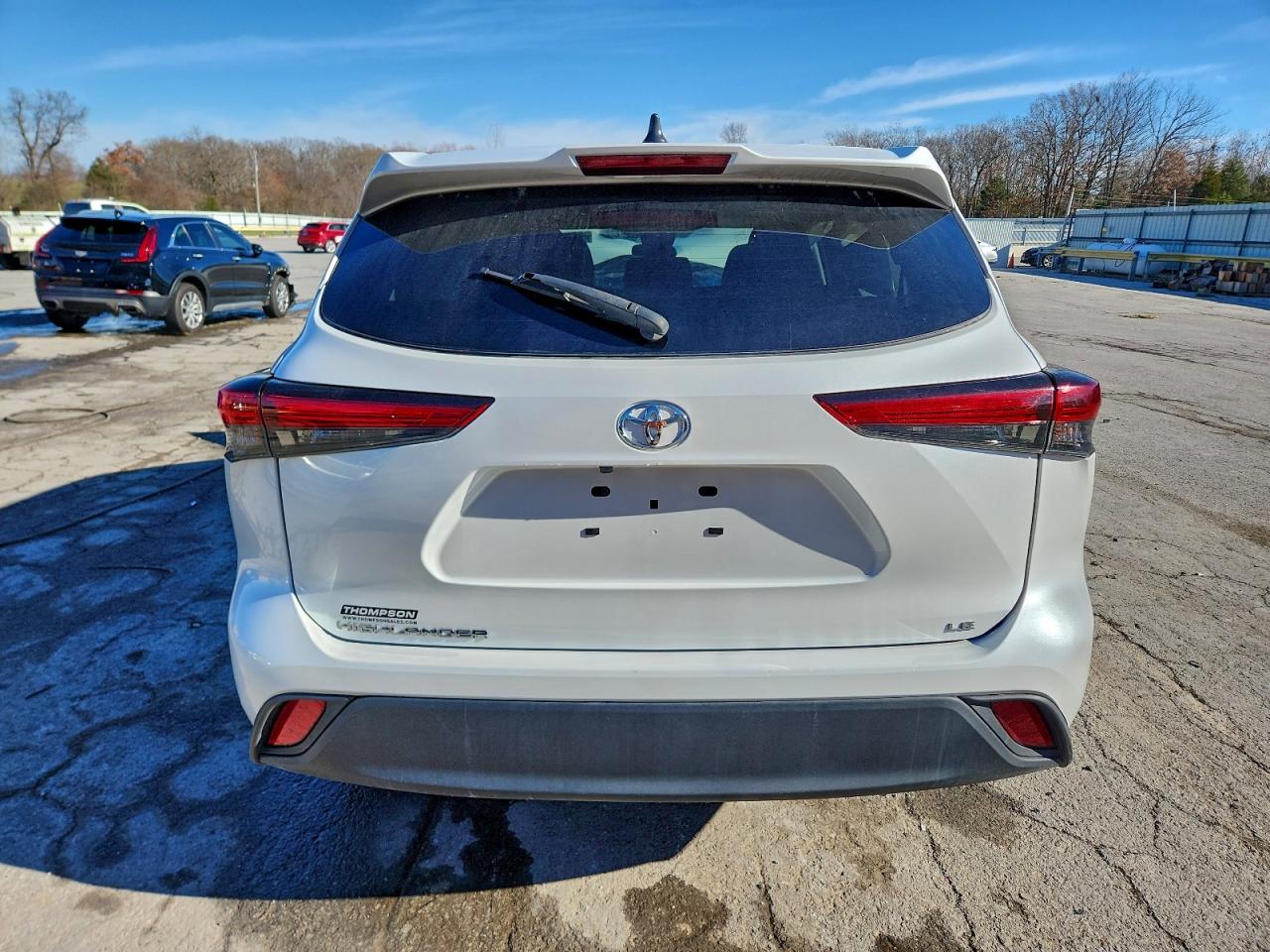 2023 TOYOTA HIGHLANDER LE photo 6