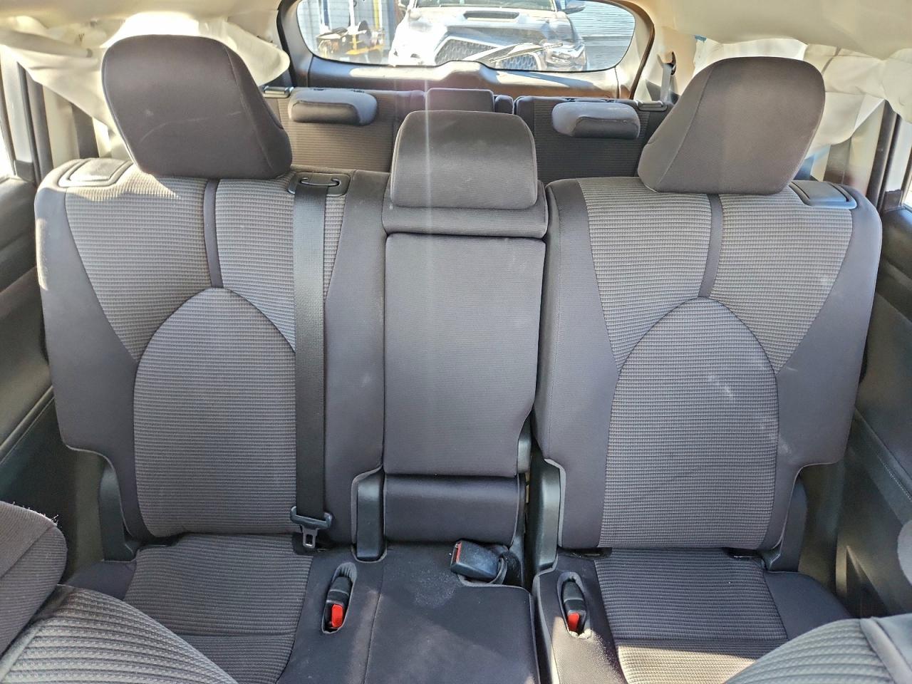 2023 TOYOTA HIGHLANDER LE photo 10
