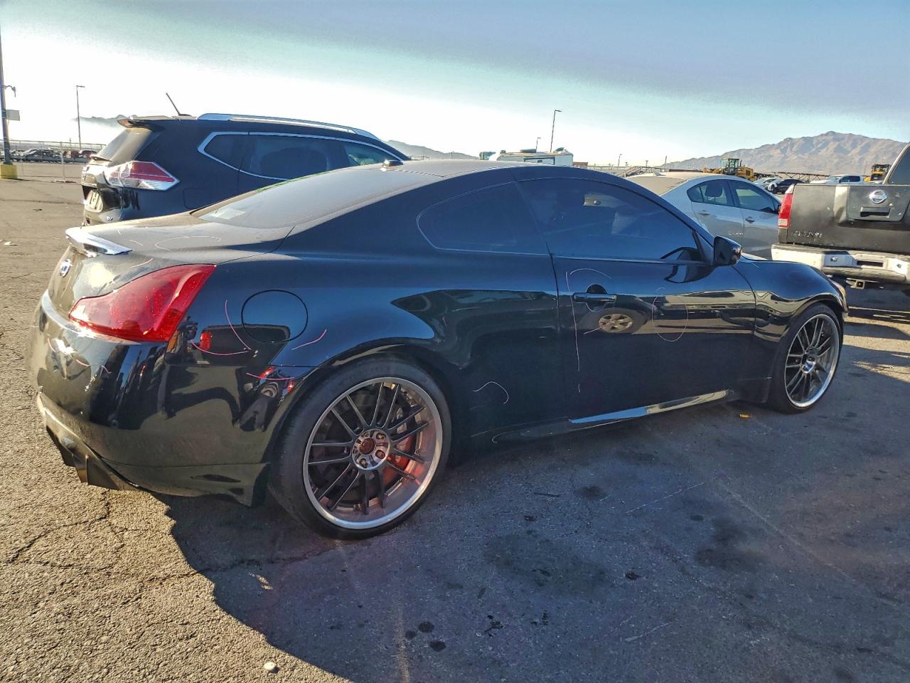 2013 INFINITI G37 photo 3